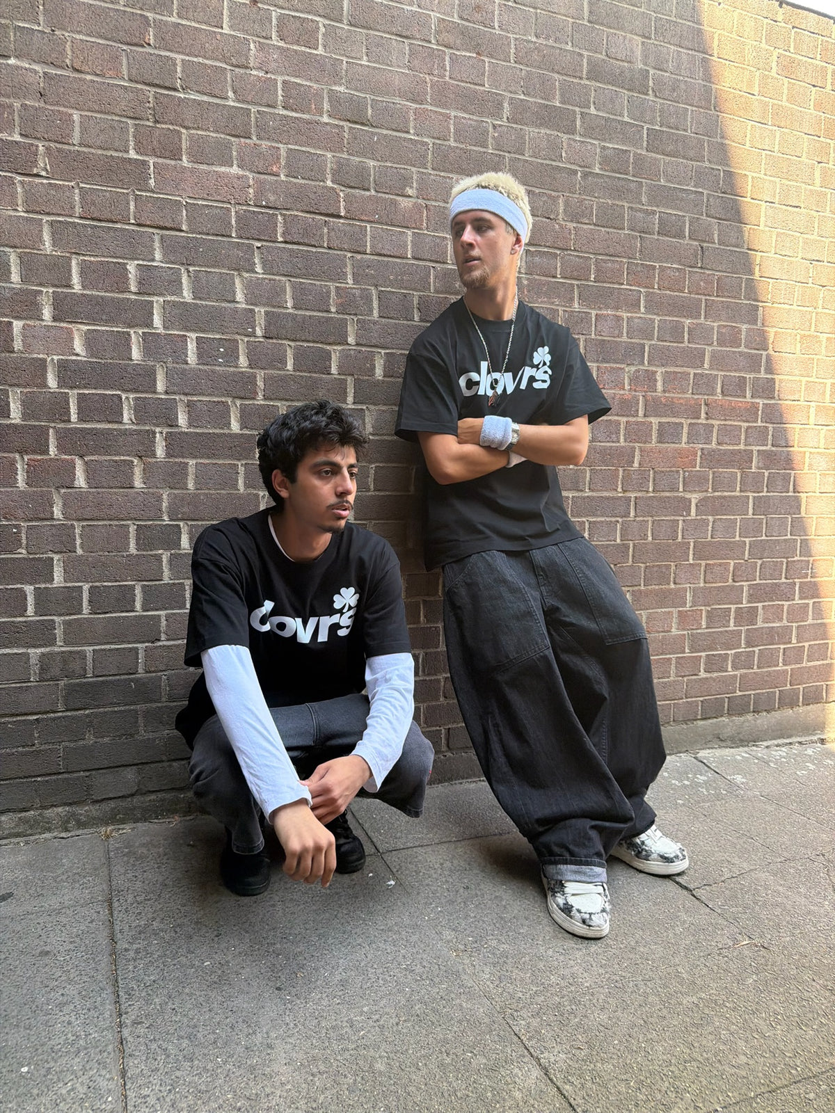 BLACK LOGO TEE